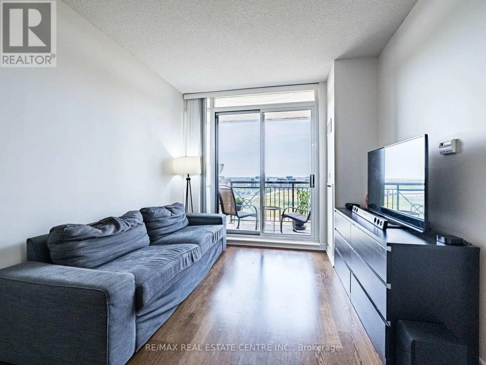 1102 - 2379 CENTRAL PARK DRIVE