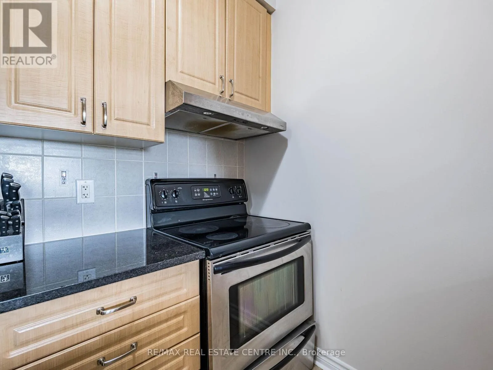 1102 - 2379 CENTRAL PARK DRIVE