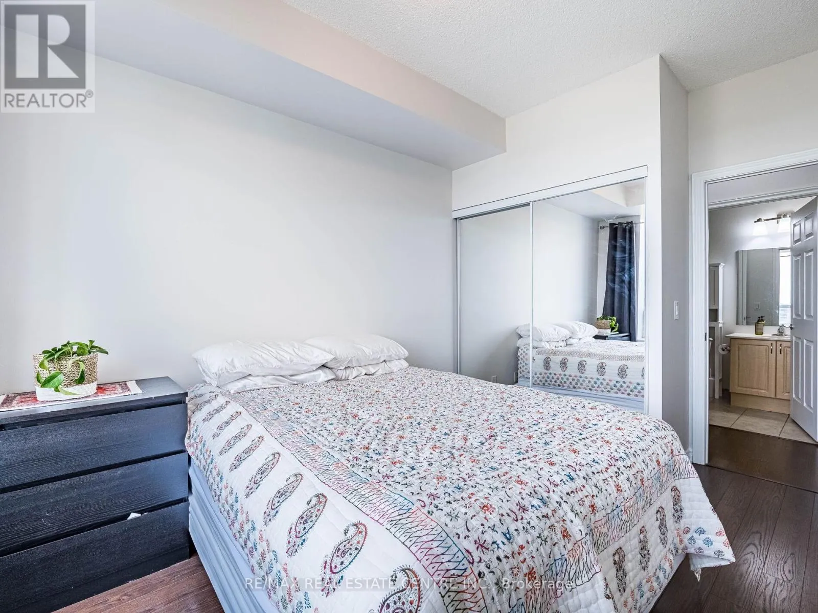 1102 - 2379 CENTRAL PARK DRIVE