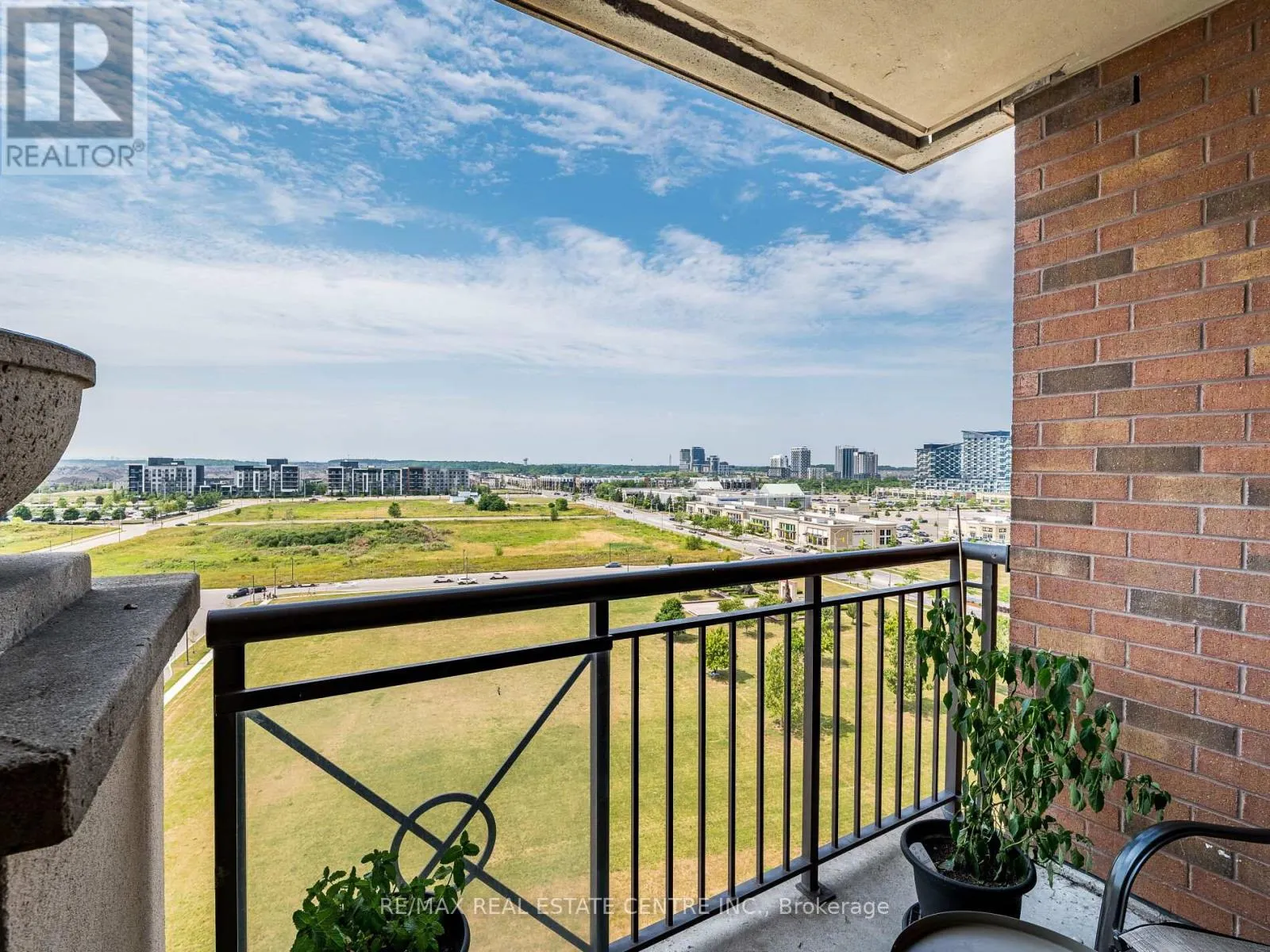 1102 - 2379 CENTRAL PARK DRIVE