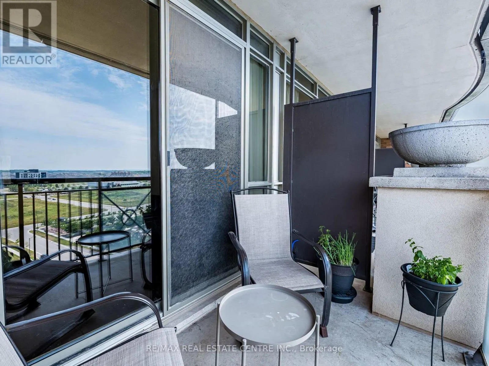 1102 - 2379 CENTRAL PARK DRIVE