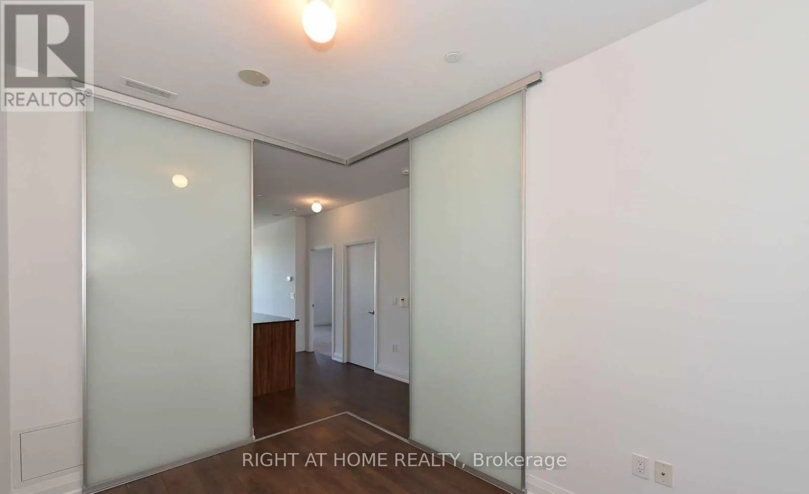 2801 - 9 VALHALLA INN ROAD