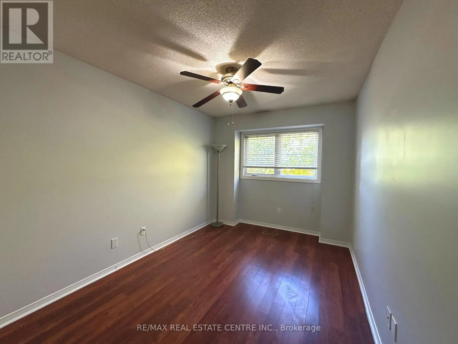 22 - 2215 CLEAVER AVENUE