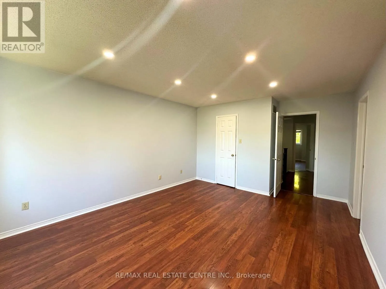 22 - 2215 CLEAVER AVENUE