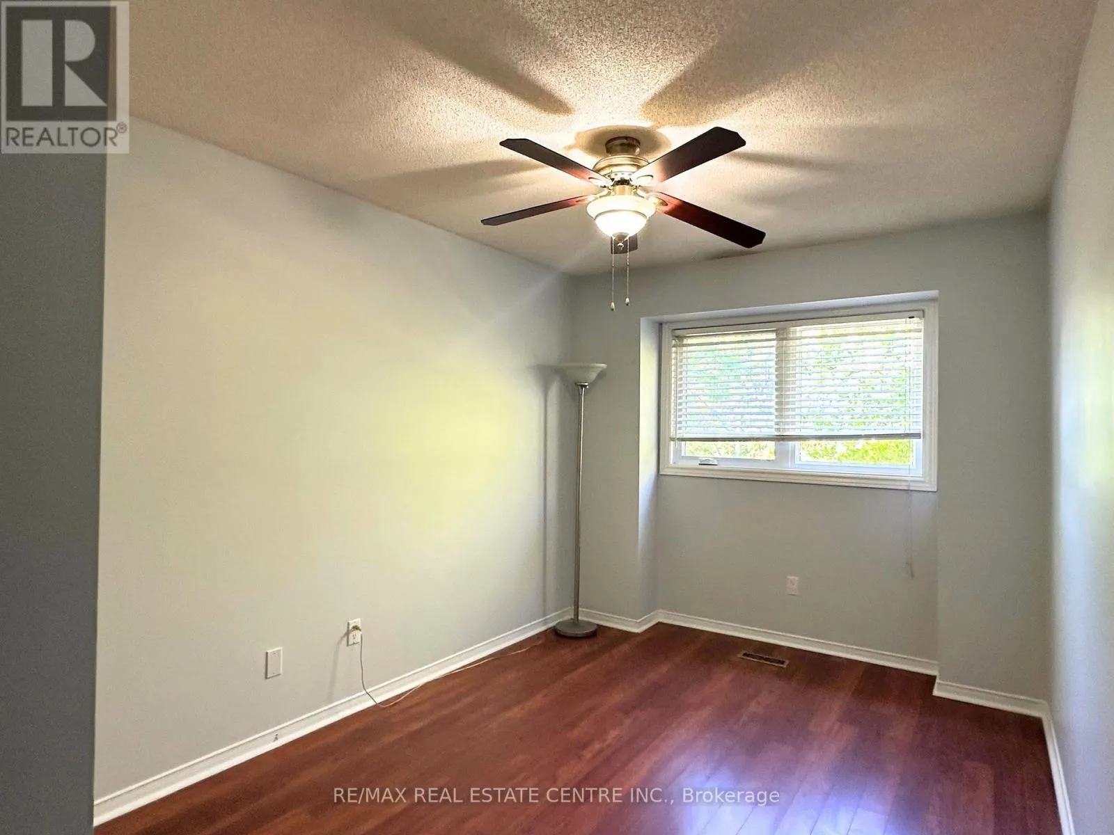 22 - 2215 CLEAVER AVENUE