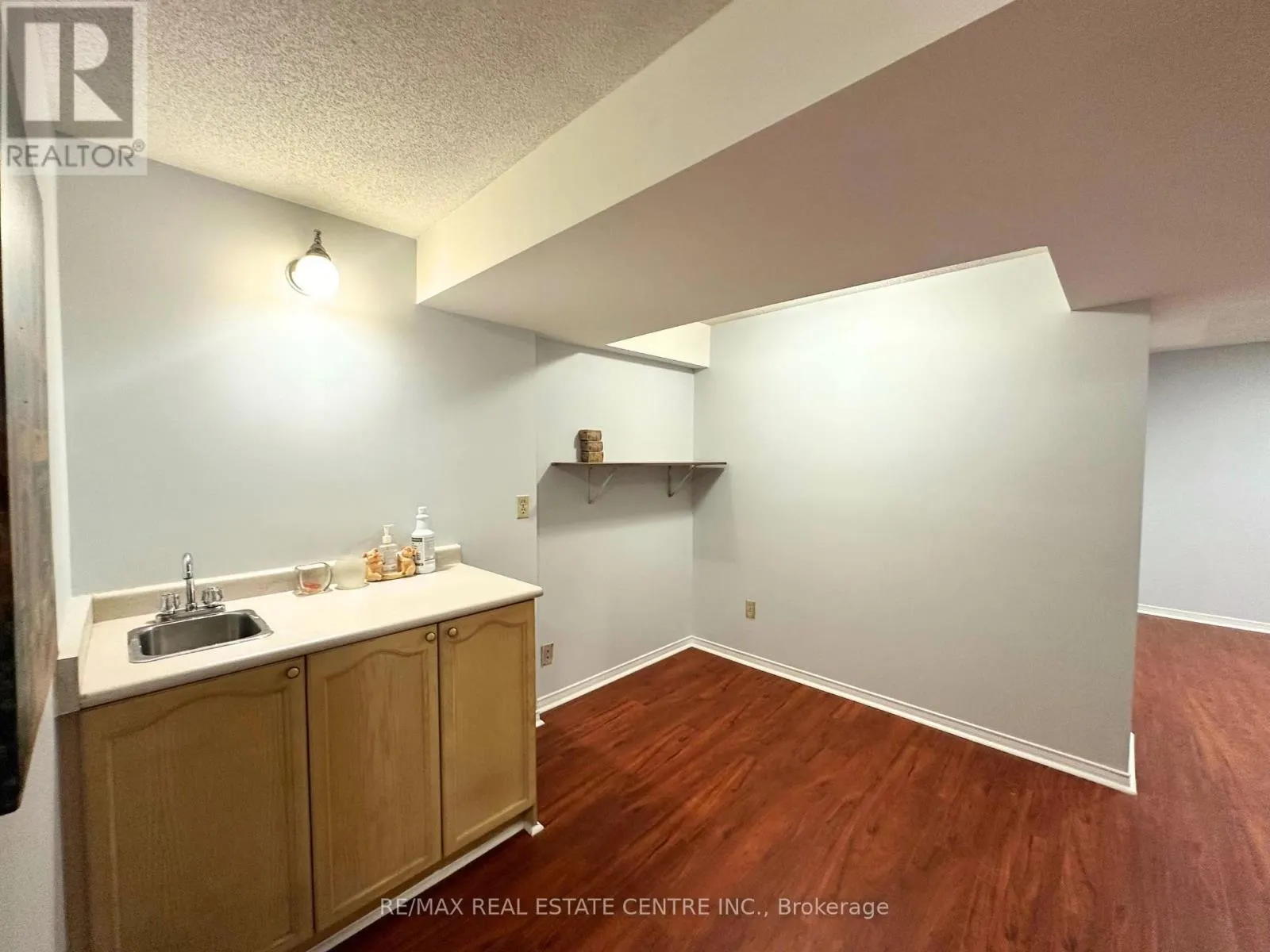 22 - 2215 CLEAVER AVENUE