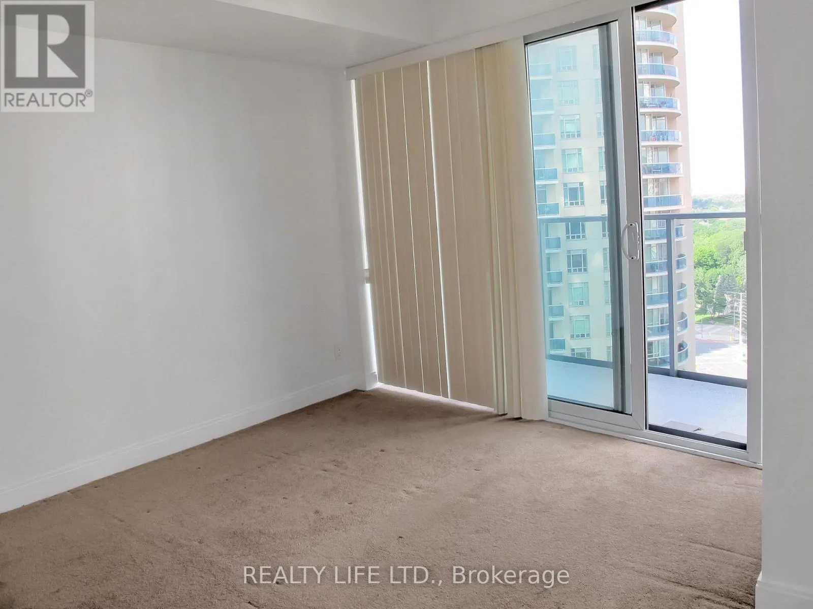 1401 - 60 ABSOLUTE AVENUE