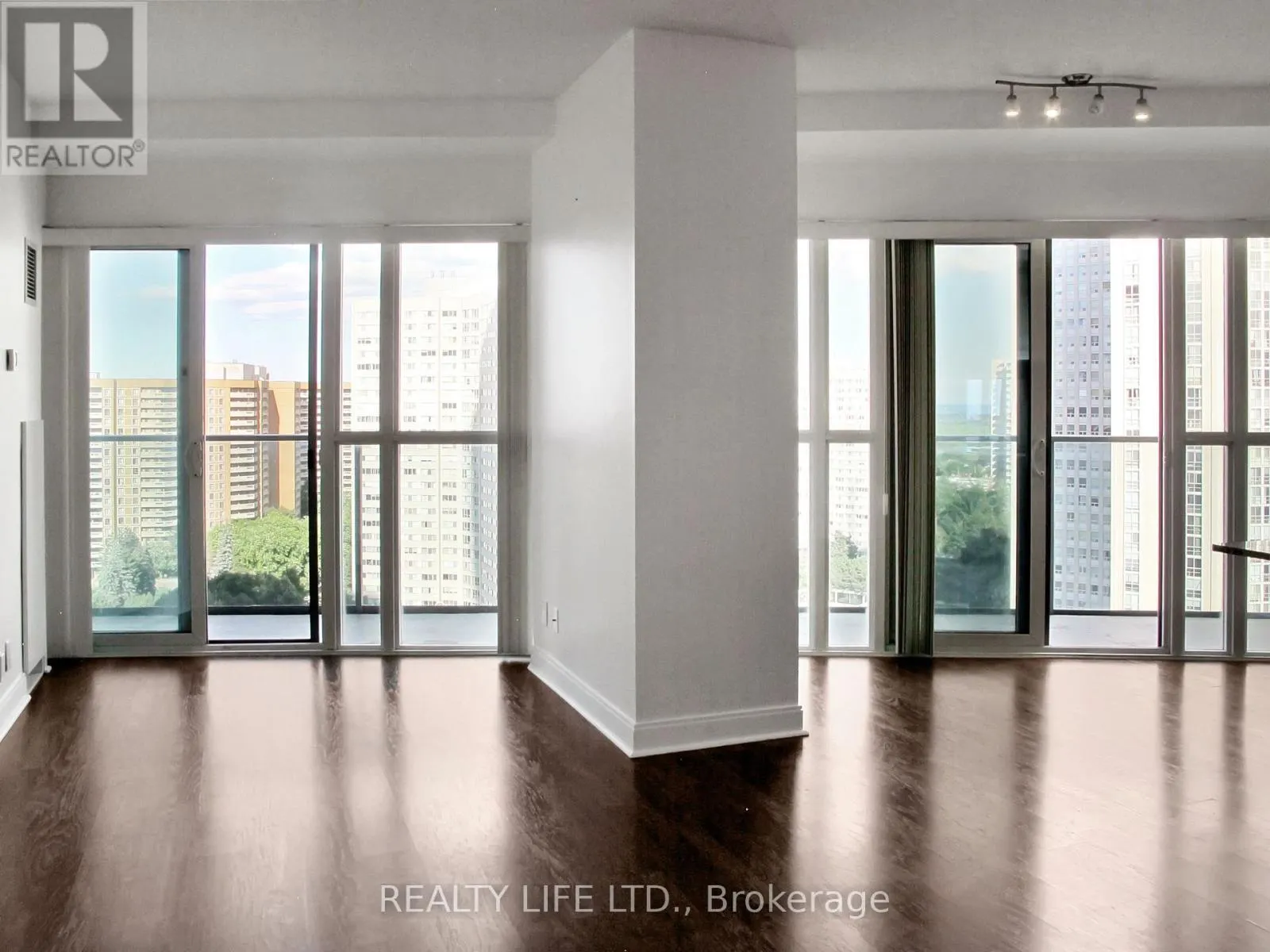 1401 - 60 ABSOLUTE AVENUE