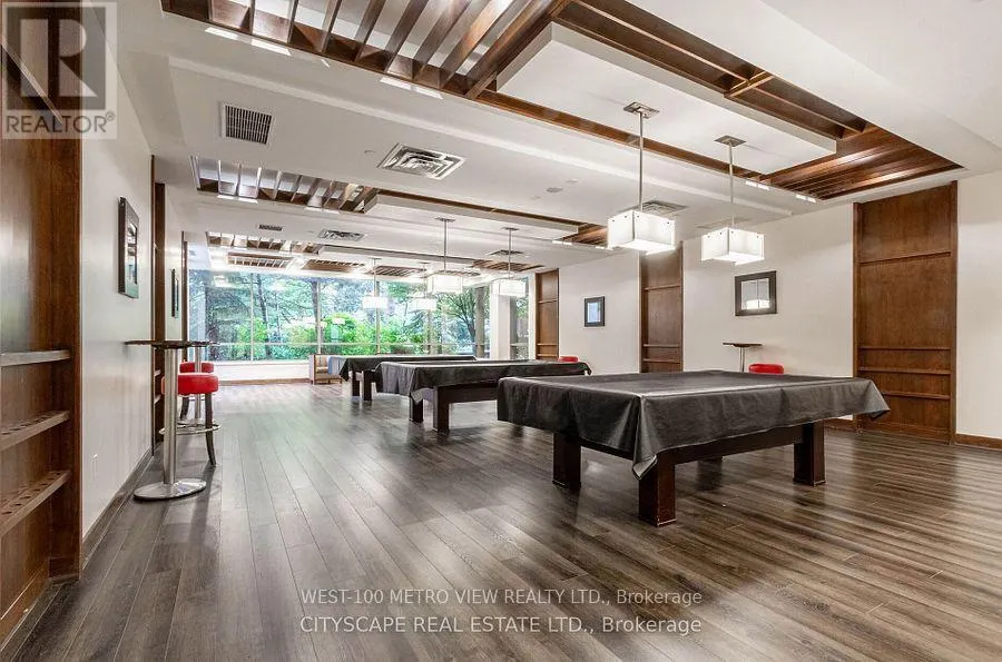 1927 - 3888 DUKE OF YORK BOULEVARD