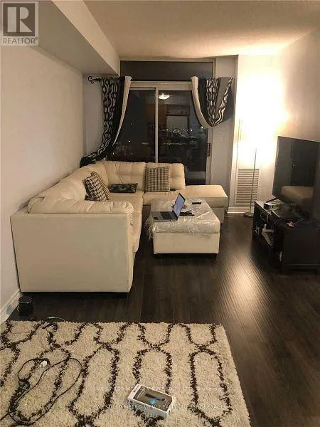 1927 - 3888 DUKE OF YORK BOULEVARD