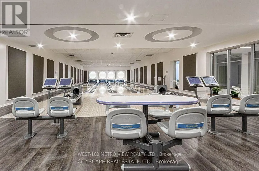 1927 - 3888 DUKE OF YORK BOULEVARD