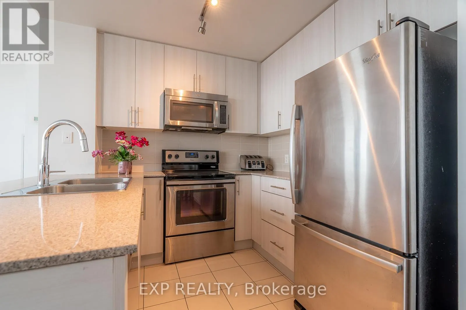 2008 - 3985 GRAND PARK DRIVE