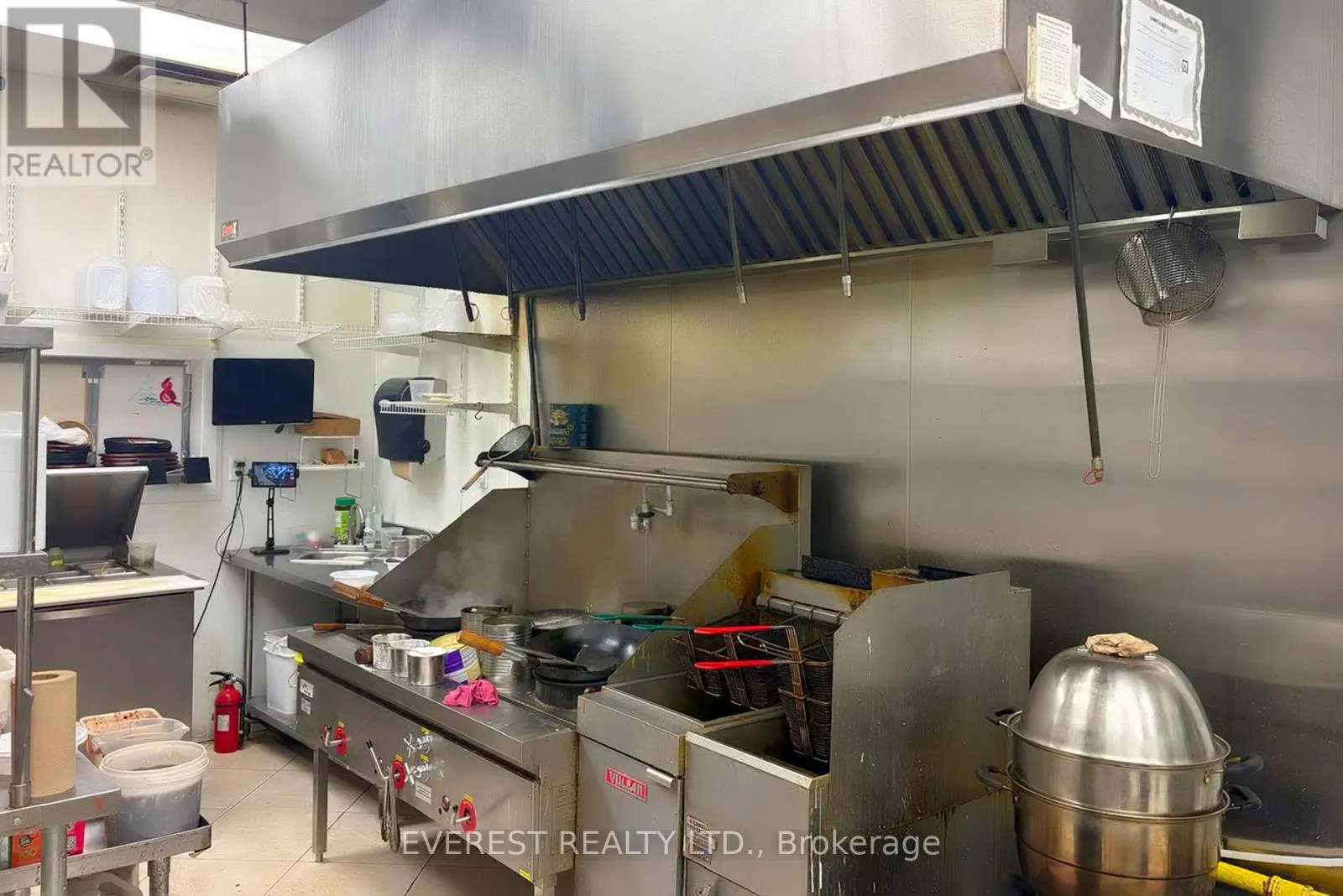 5 - 2388 FAIRVIEW STREET