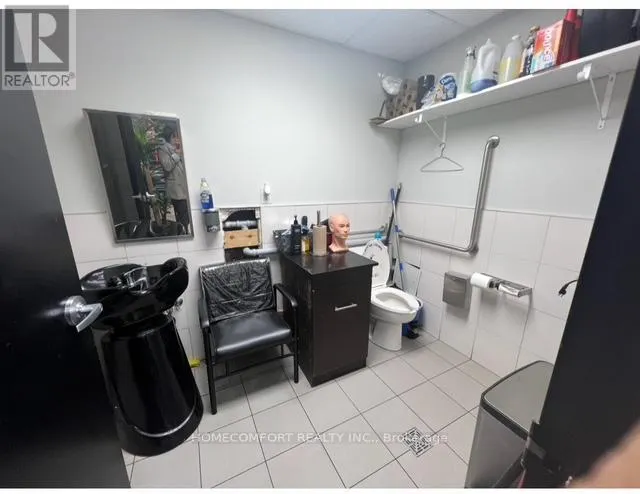 2 - 24 DUNDAS STREET E