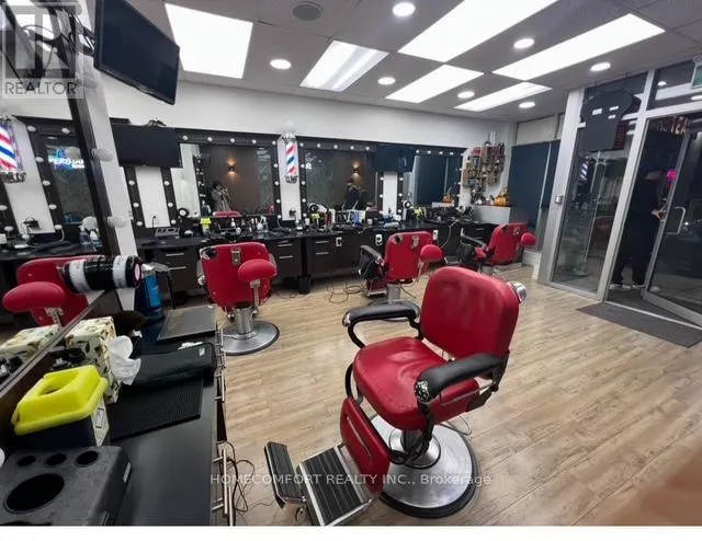 2 - 24 DUNDAS STREET E