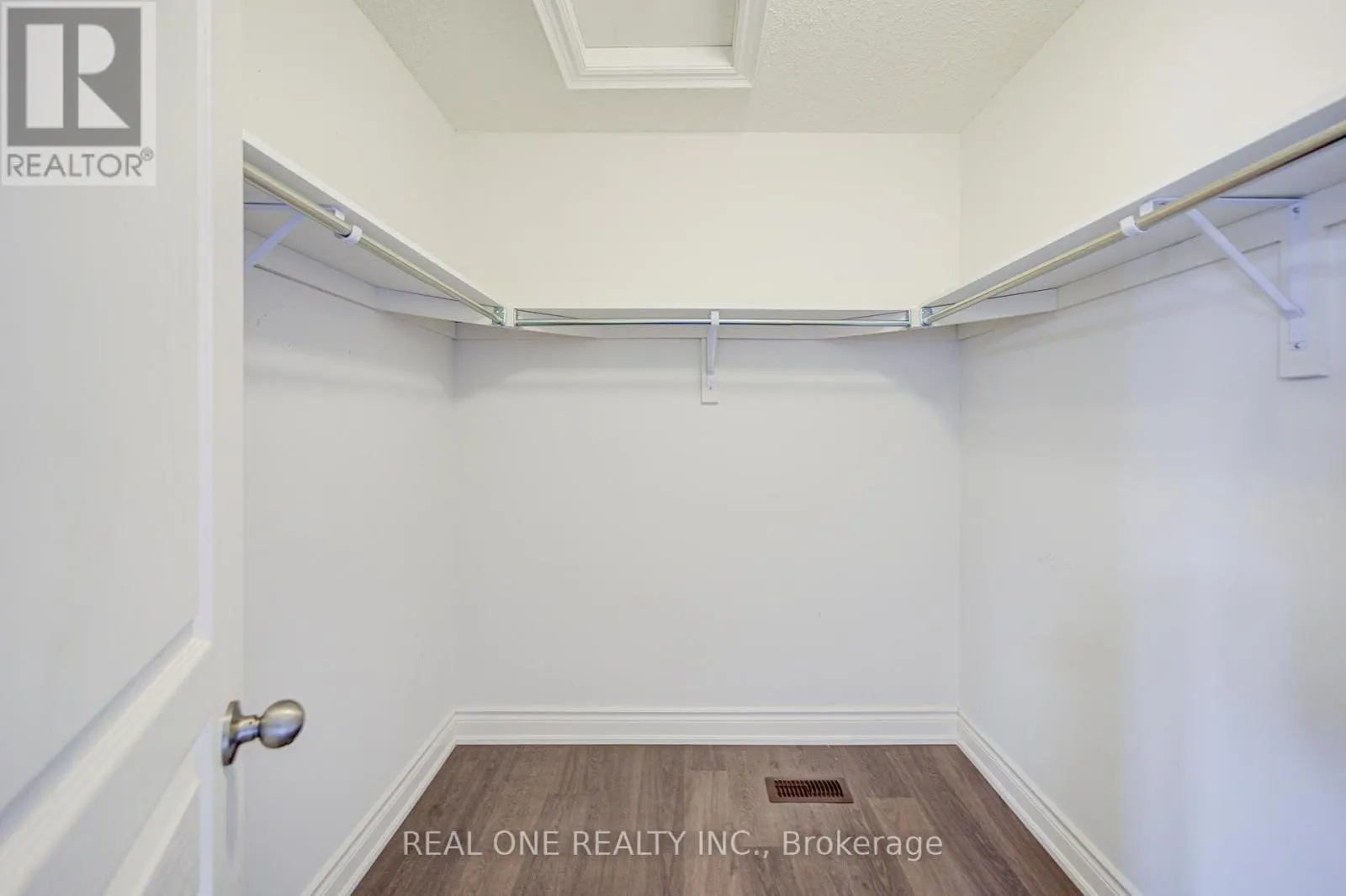 475 SILVER MAPLE ROAD