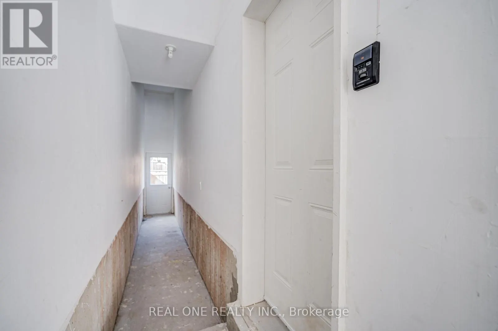 475 SILVER MAPLE ROAD