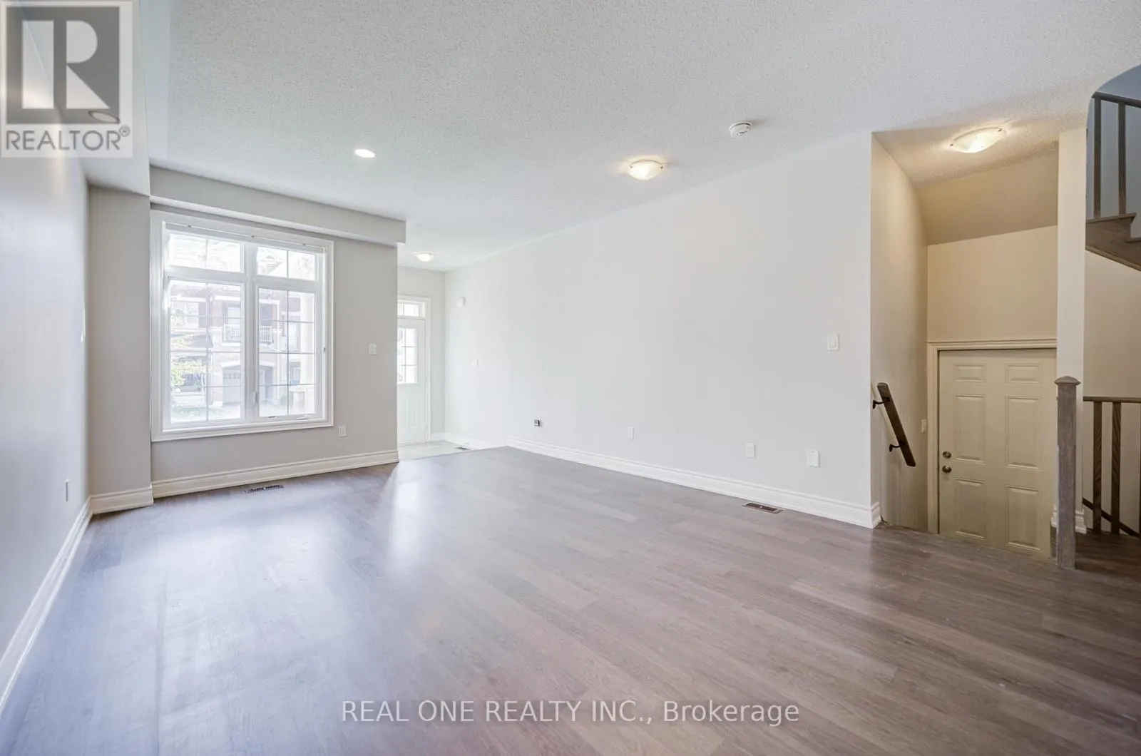 475 SILVER MAPLE ROAD