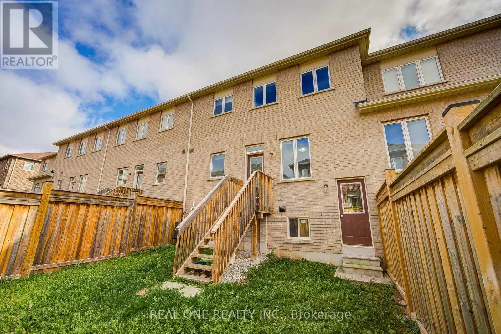 475 SILVER MAPLE ROAD