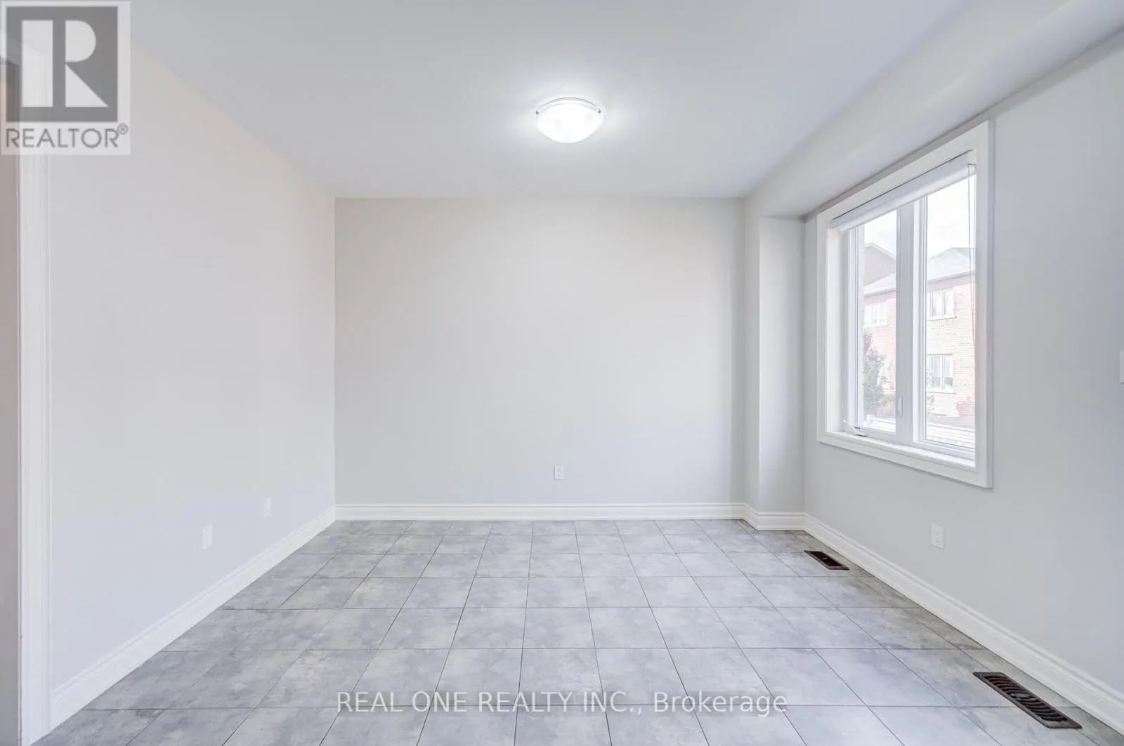 475 SILVER MAPLE ROAD