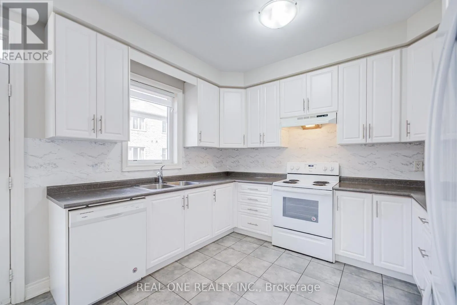 475 SILVER MAPLE ROAD