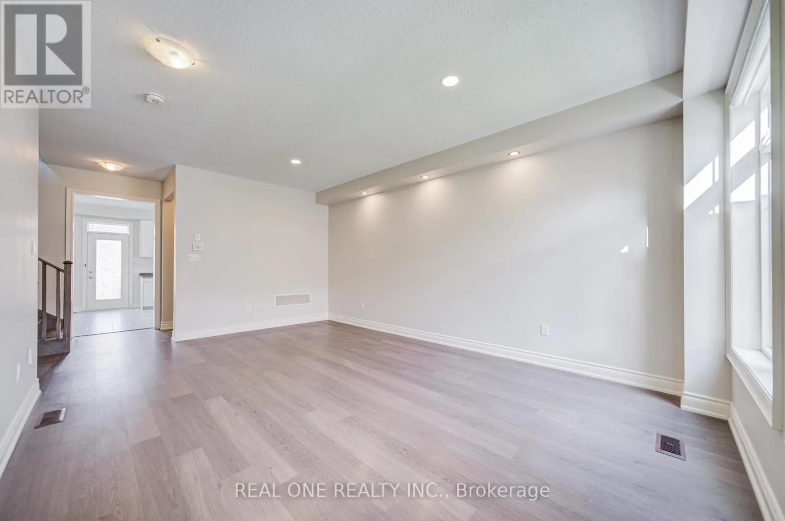 475 SILVER MAPLE ROAD