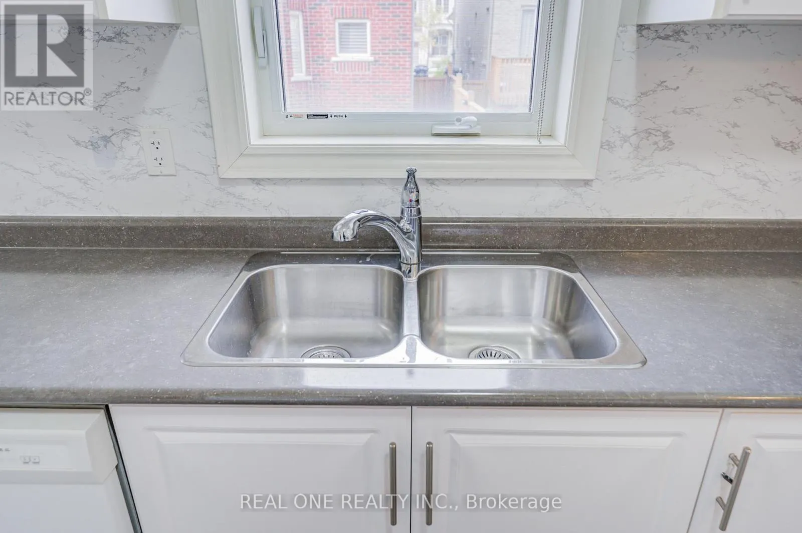 475 SILVER MAPLE ROAD