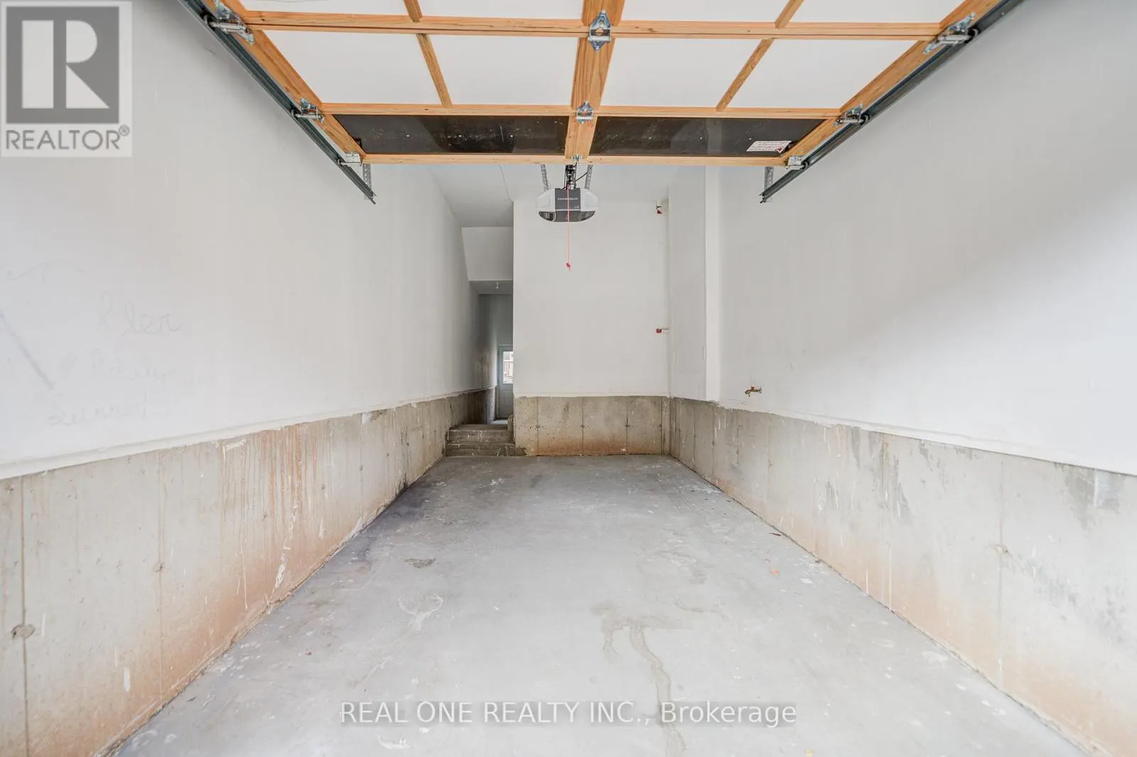 475 SILVER MAPLE ROAD