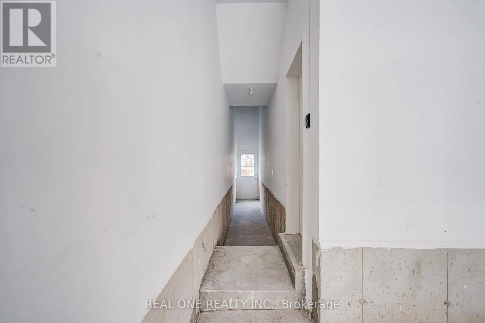 475 SILVER MAPLE ROAD