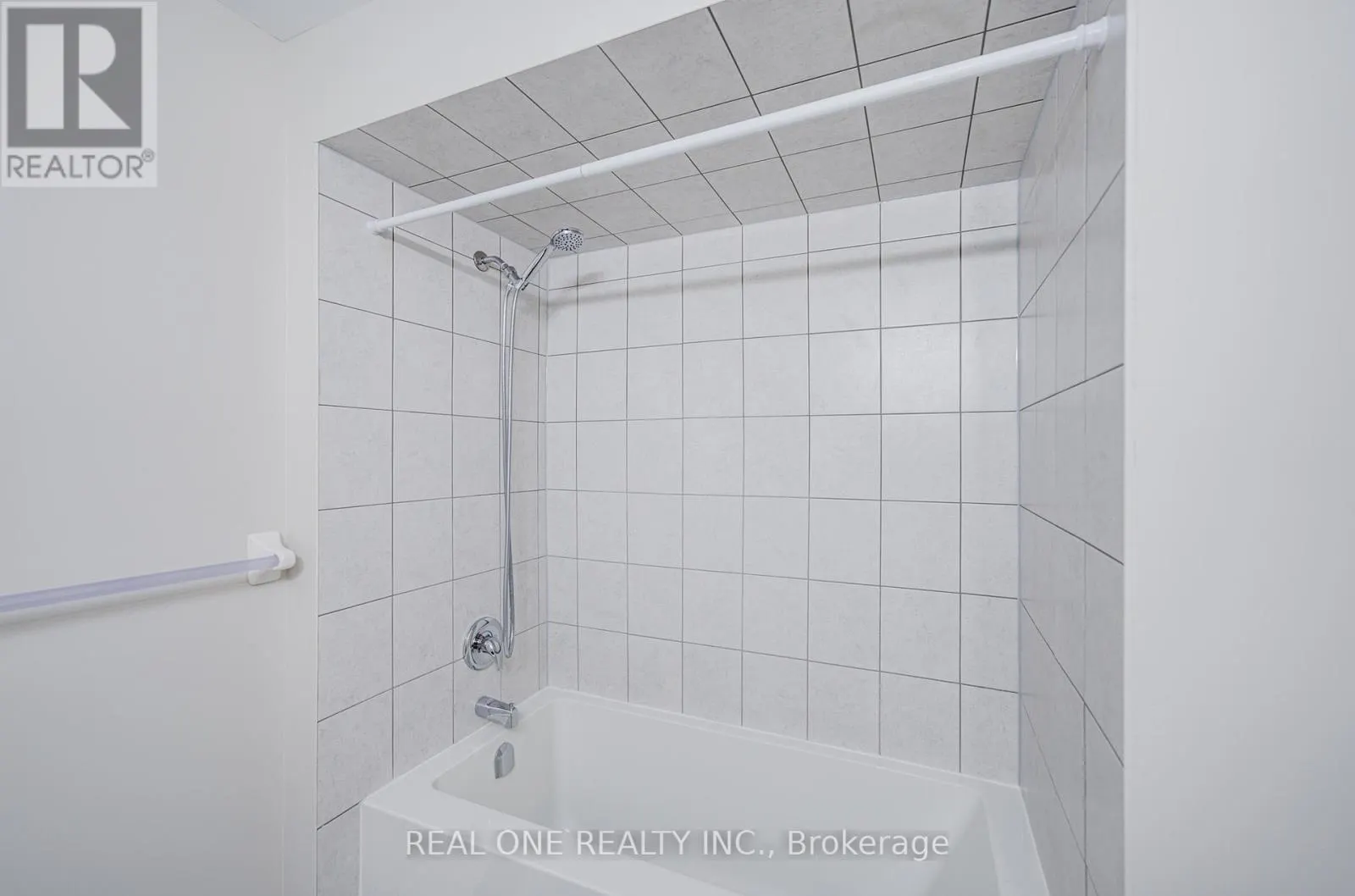 475 SILVER MAPLE ROAD