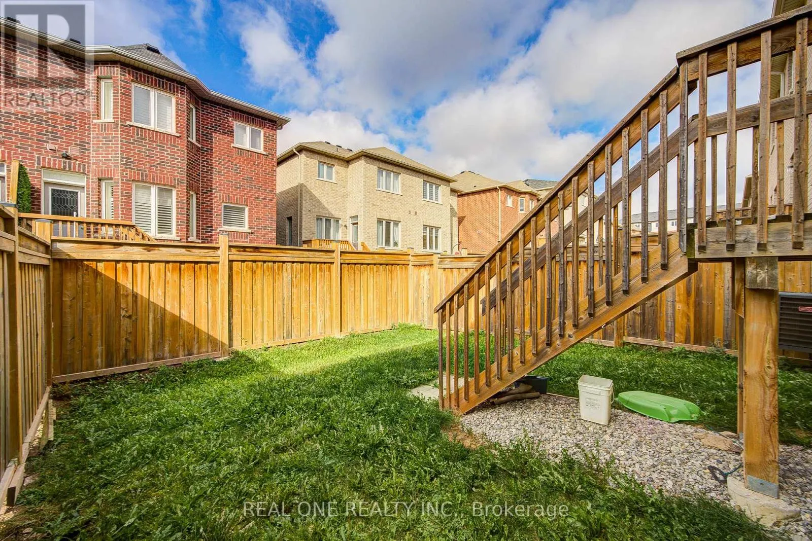 475 SILVER MAPLE ROAD