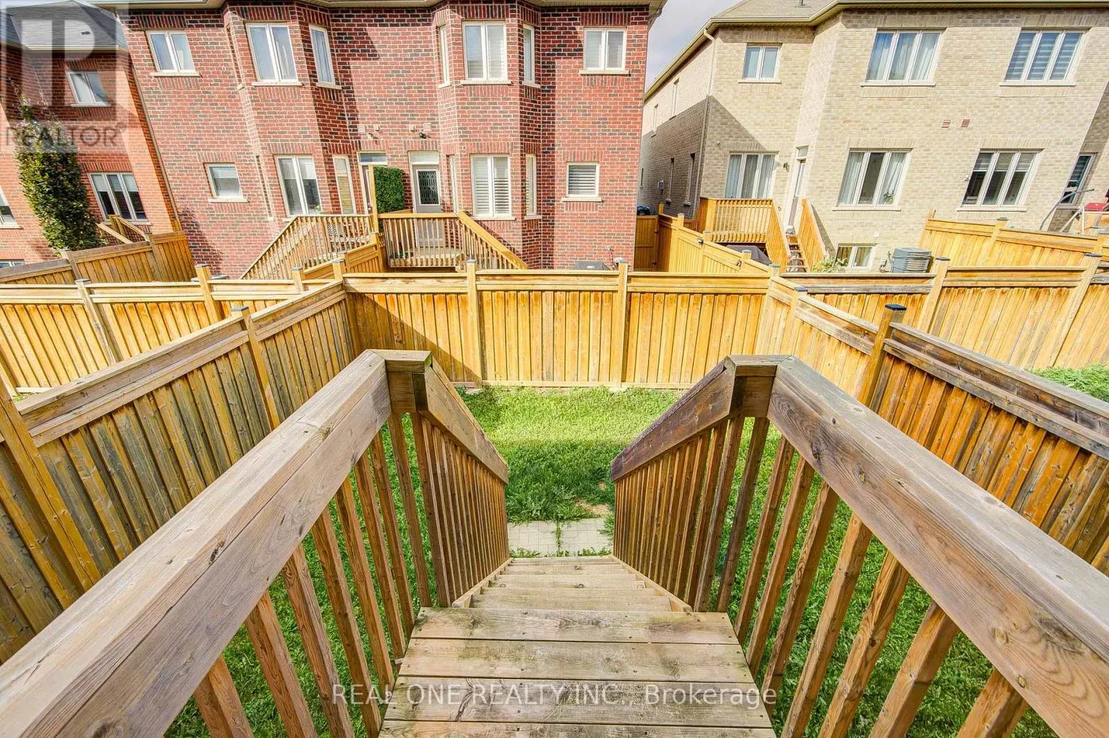 475 SILVER MAPLE ROAD