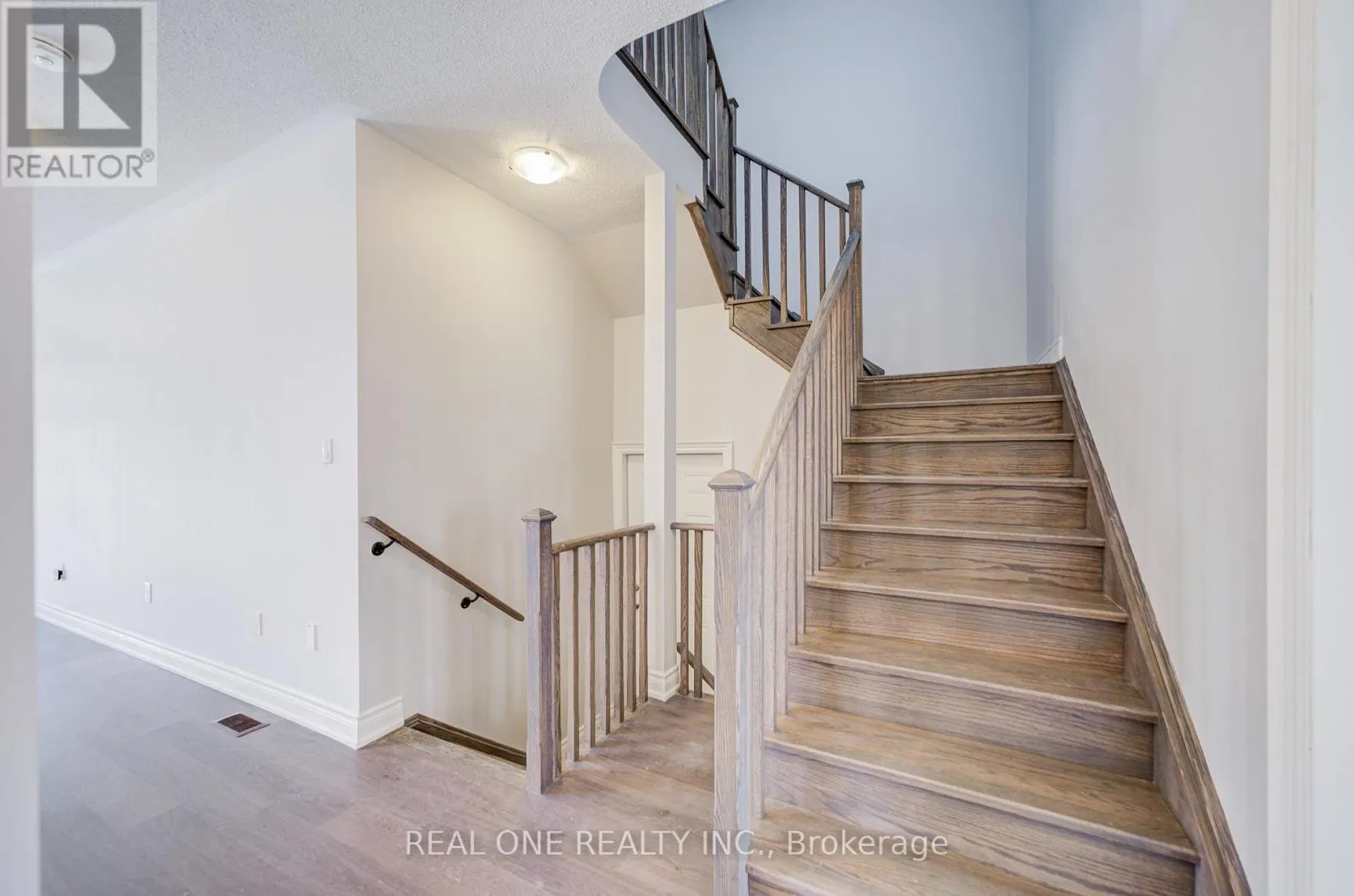 475 SILVER MAPLE ROAD