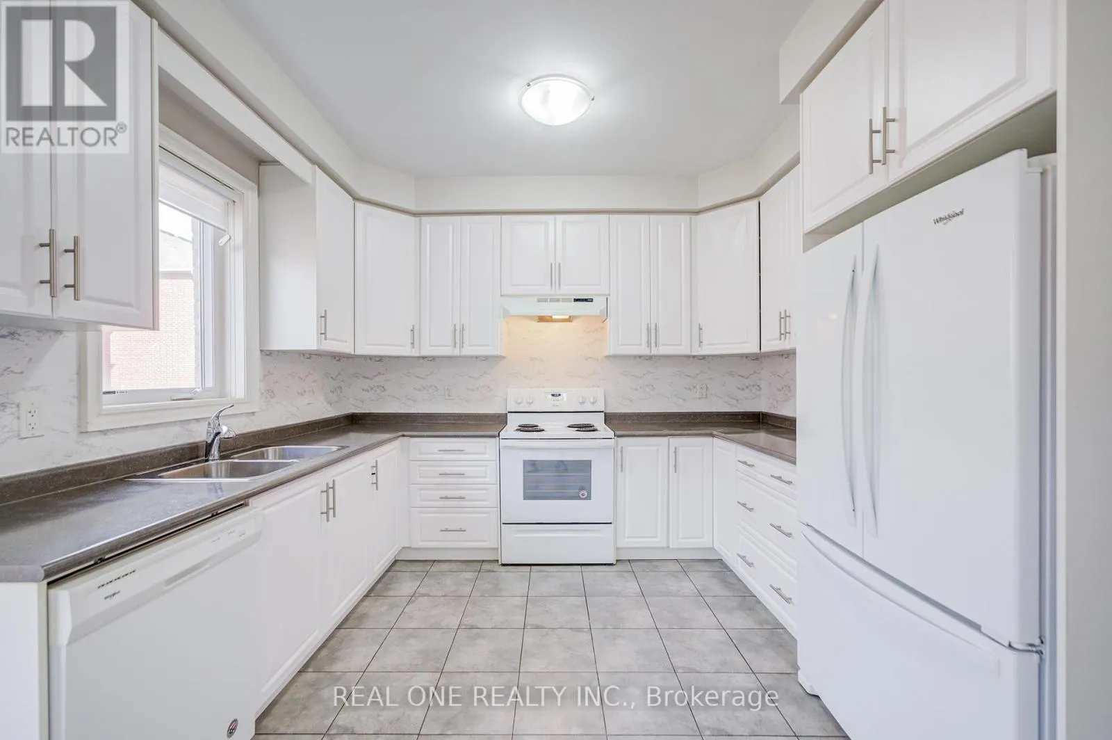 475 SILVER MAPLE ROAD