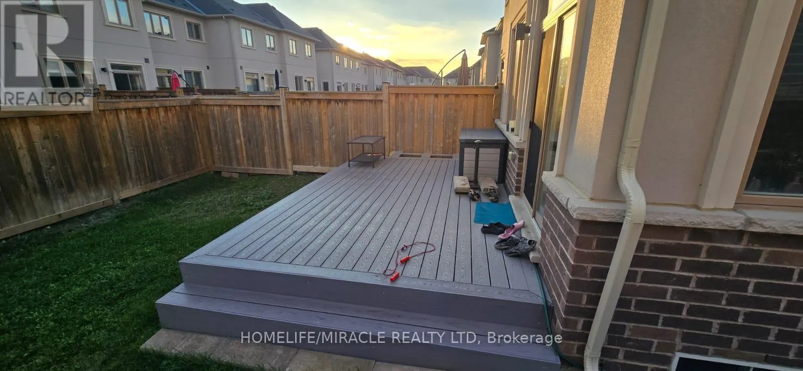 3 DORIS PAWLEY CRESCENT