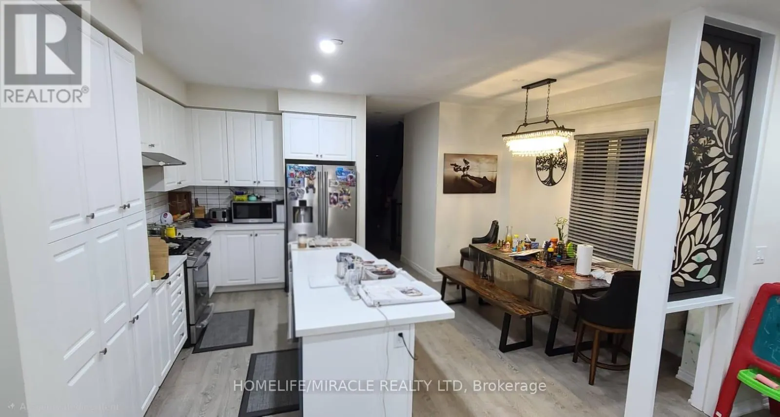 3 DORIS PAWLEY CRESCENT