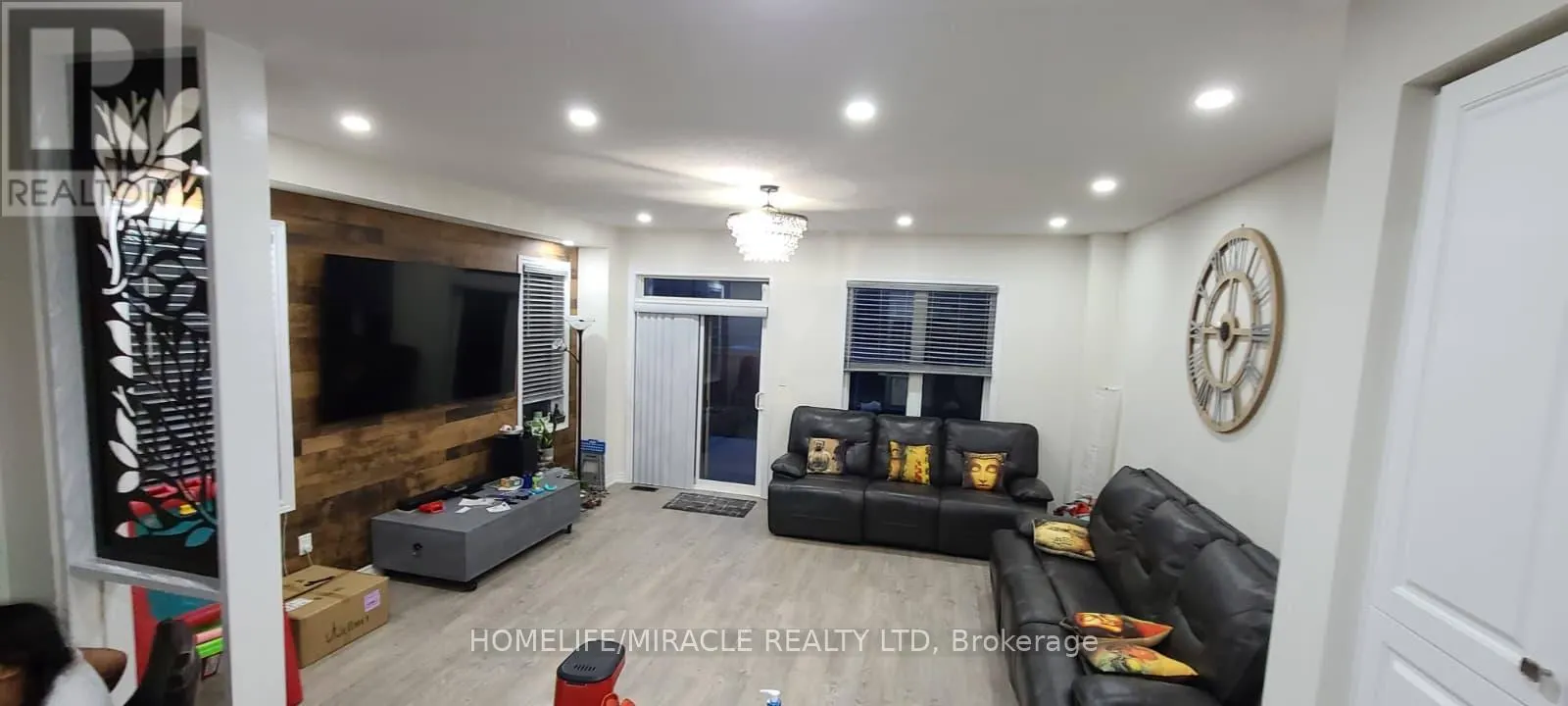 3 DORIS PAWLEY CRESCENT