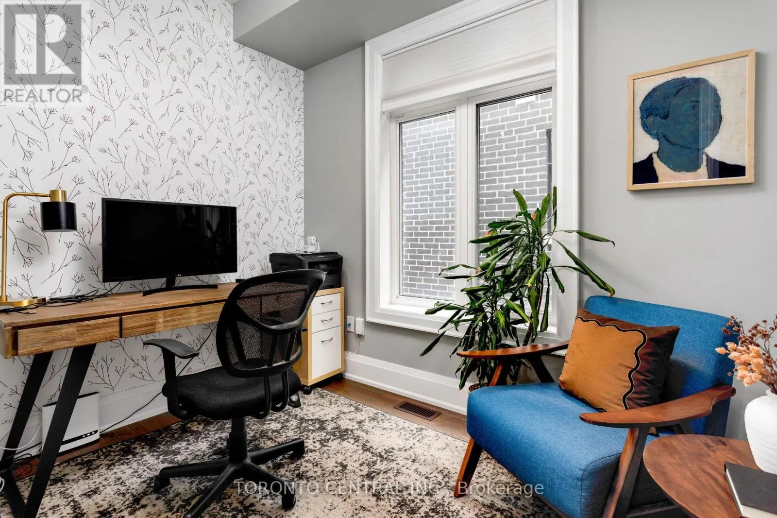 9 CHIMNEY SWIFT COURT