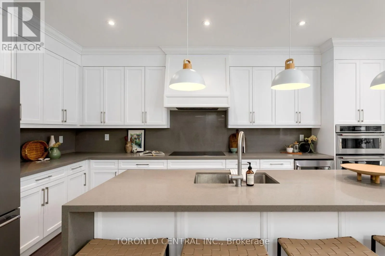 9 CHIMNEY SWIFT COURT