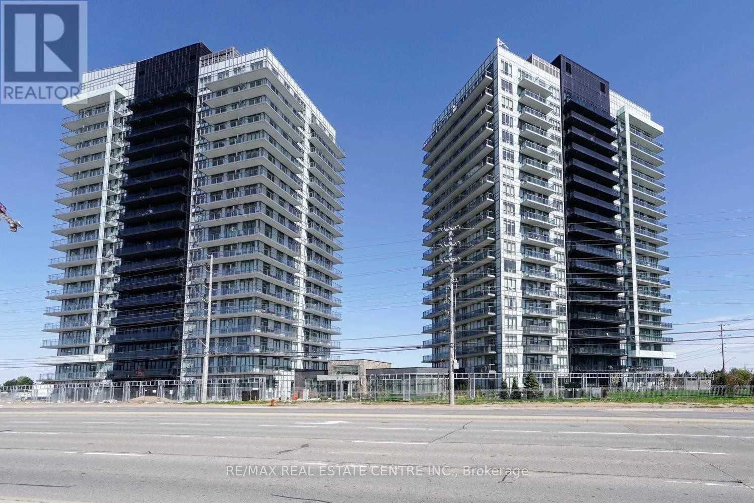 PH09 - 4633 GLEN ERIN DRIVE