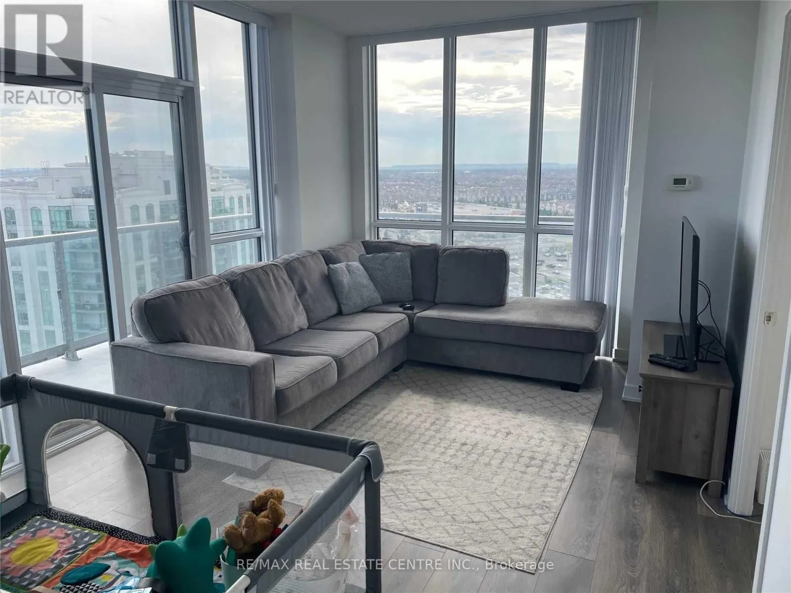 PH09 - 4633 GLEN ERIN DRIVE