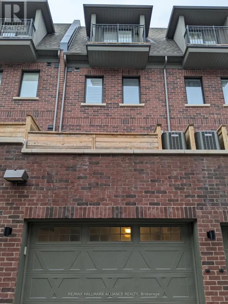 27 - 2184 TRAFALGAR ROAD