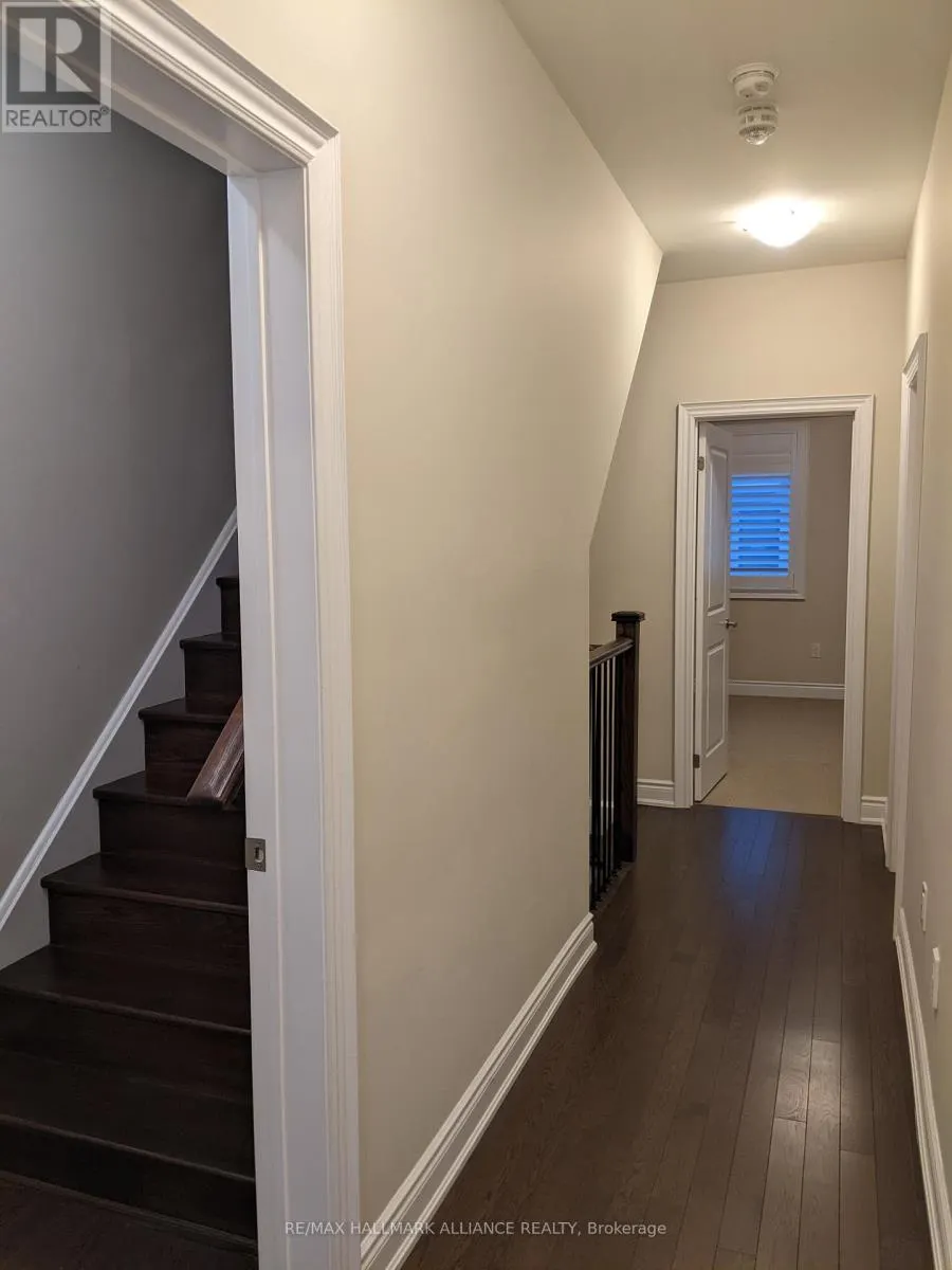 27 - 2184 TRAFALGAR ROAD