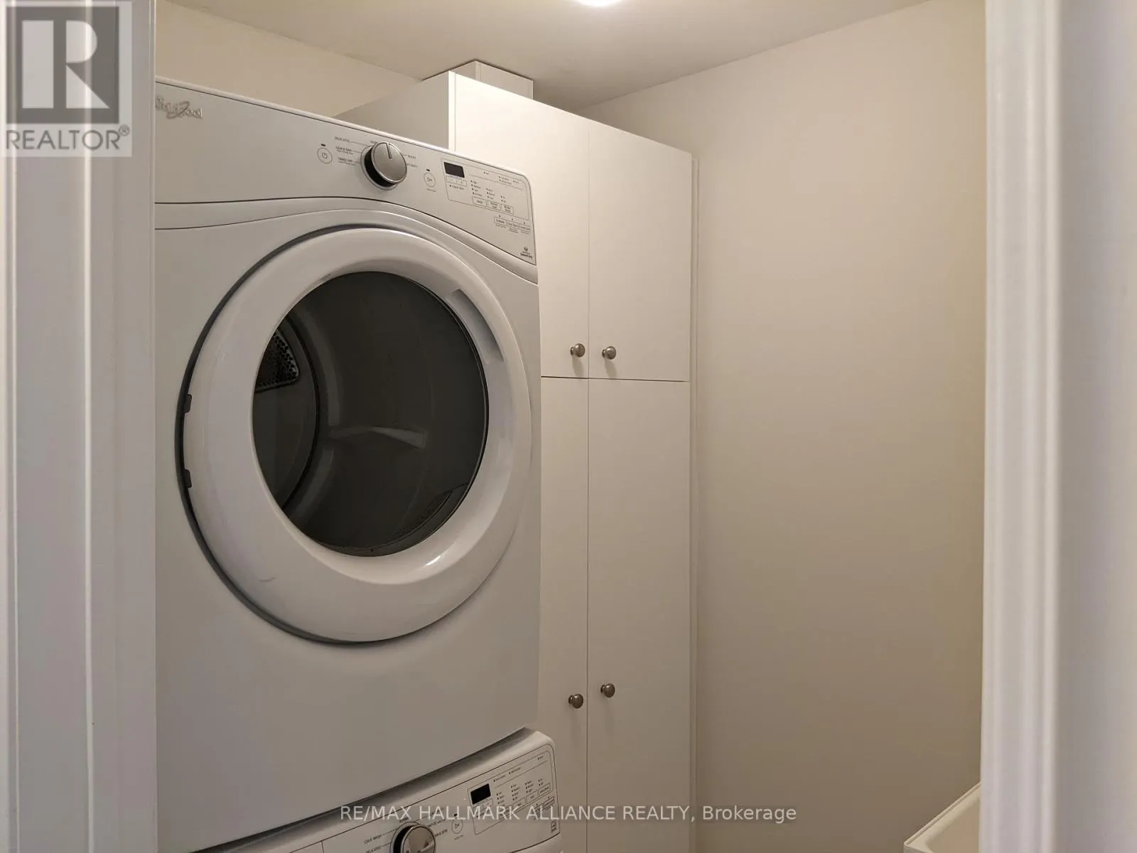 27 - 2184 TRAFALGAR ROAD