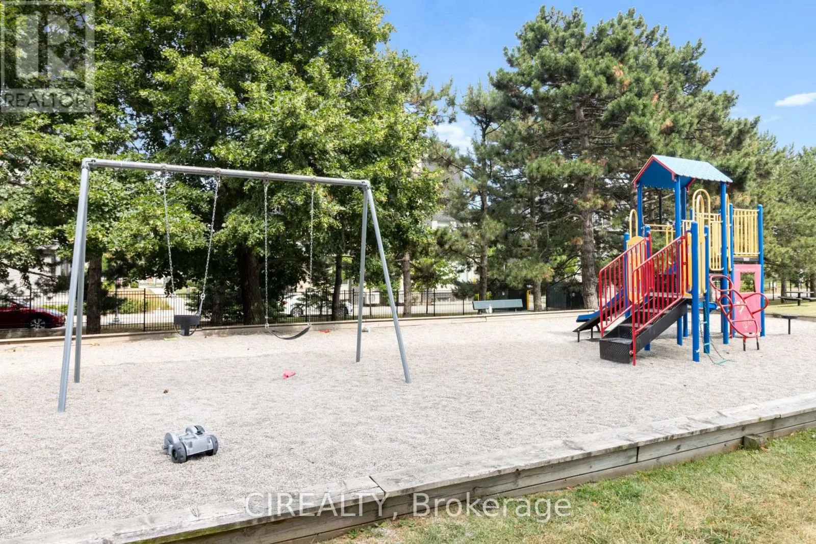 709 - 511 THE WEST MALL