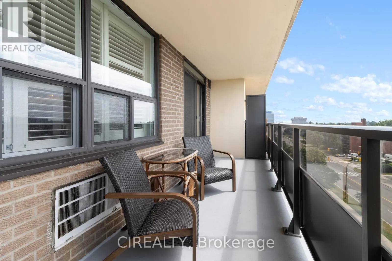 709 - 511 THE WEST MALL