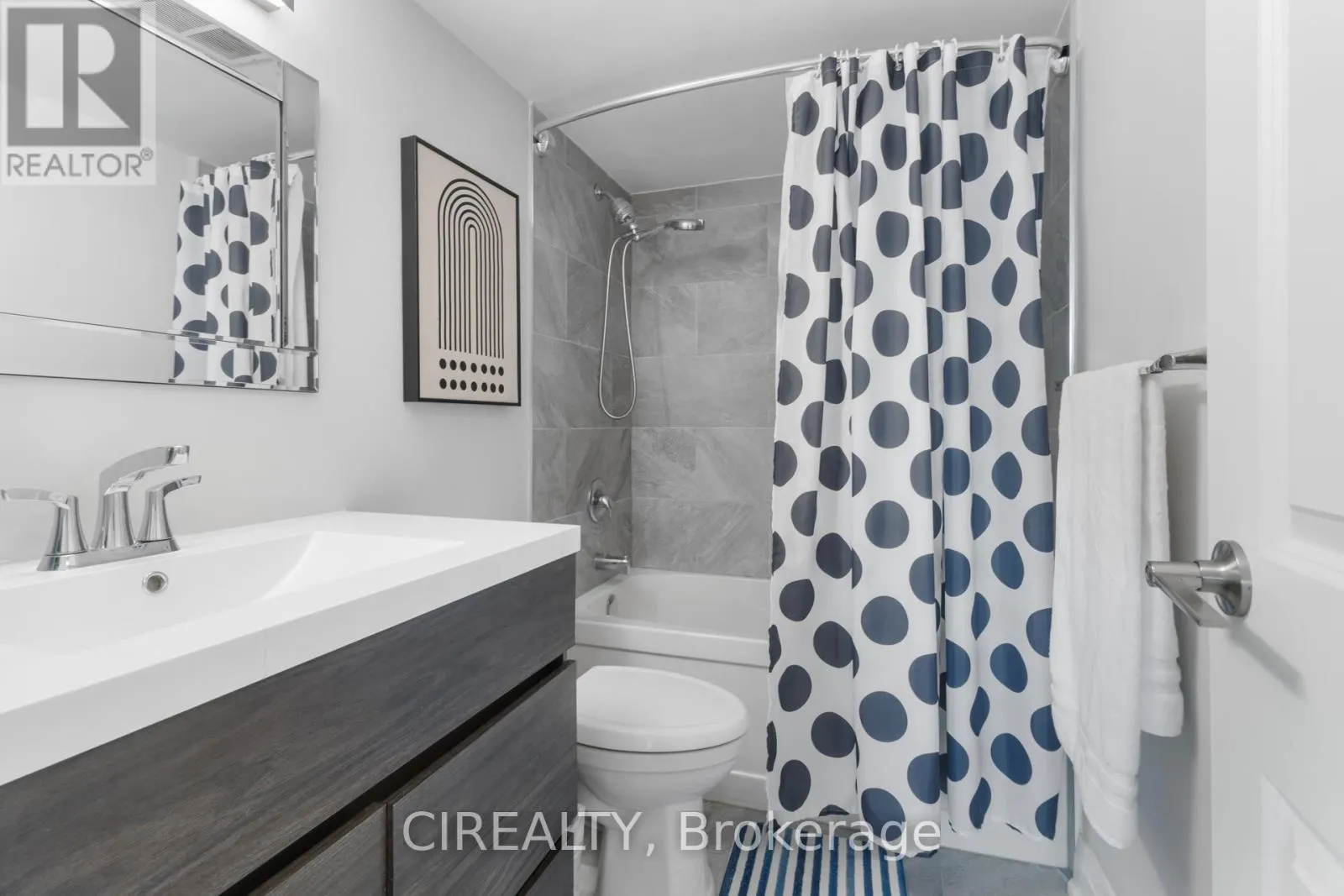 709 - 511 THE WEST MALL