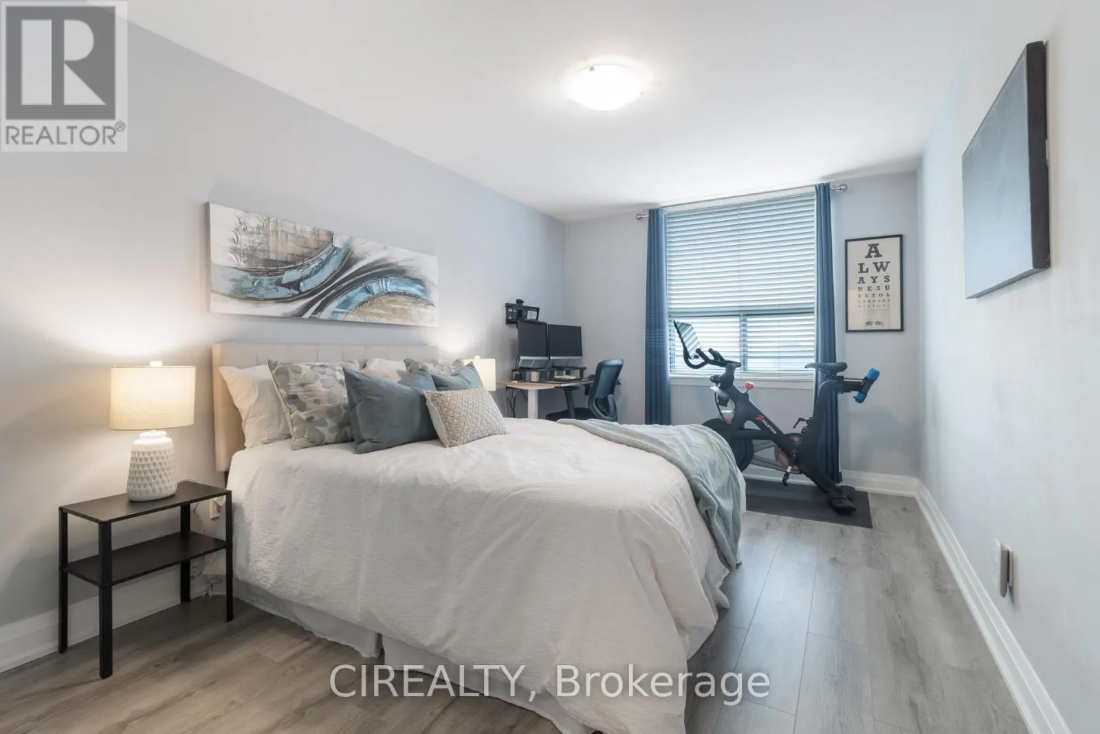 709 - 511 THE WEST MALL