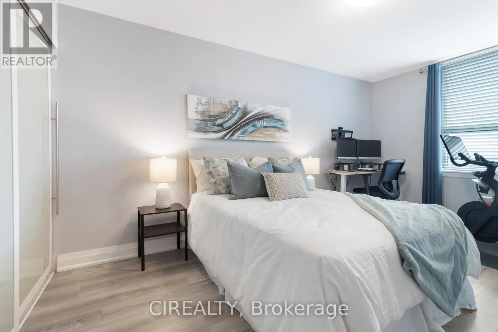 709 - 511 THE WEST MALL