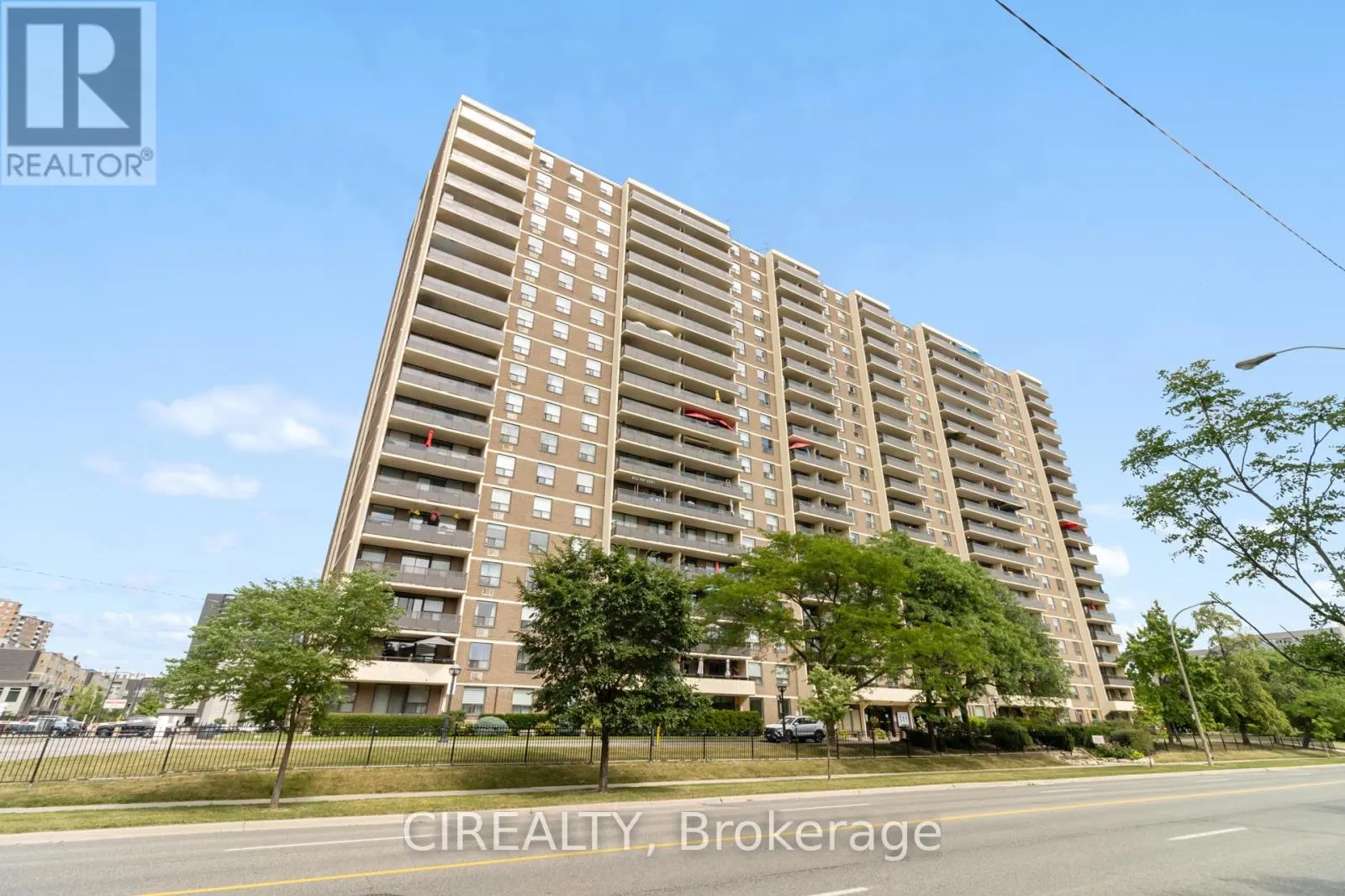 709 - 511 THE WEST MALL